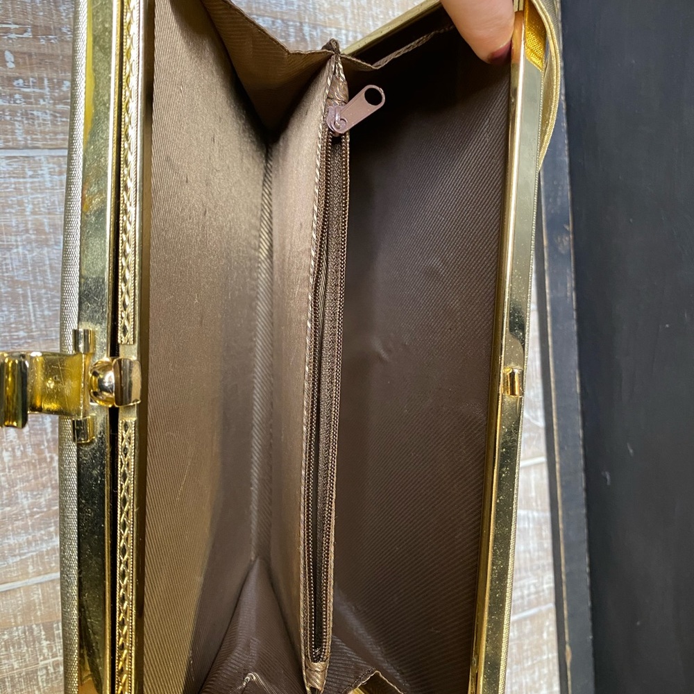Midcentury Gold Shoulder Purse - Picture 6 of 8